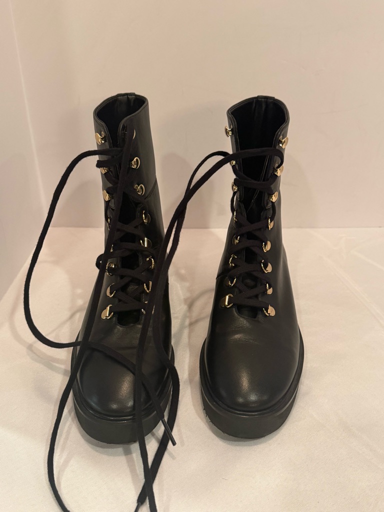 Stuart Weitzman Black Ankle Leather Boots With Lace-Up Design Woman Size 7b